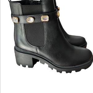 NWT 👢womens size 7 jewel booties